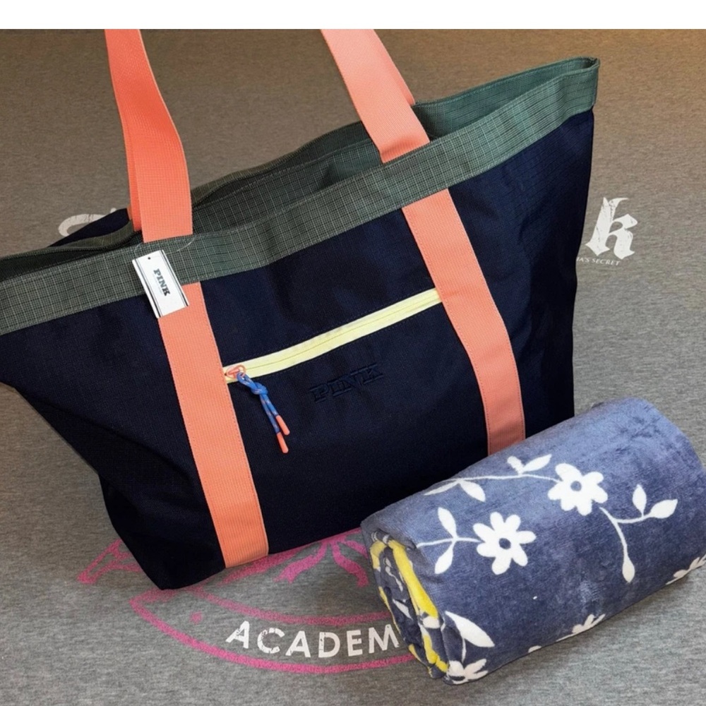 Pink VS Tote large Bag + beach towel set new - Picture 3 of 5